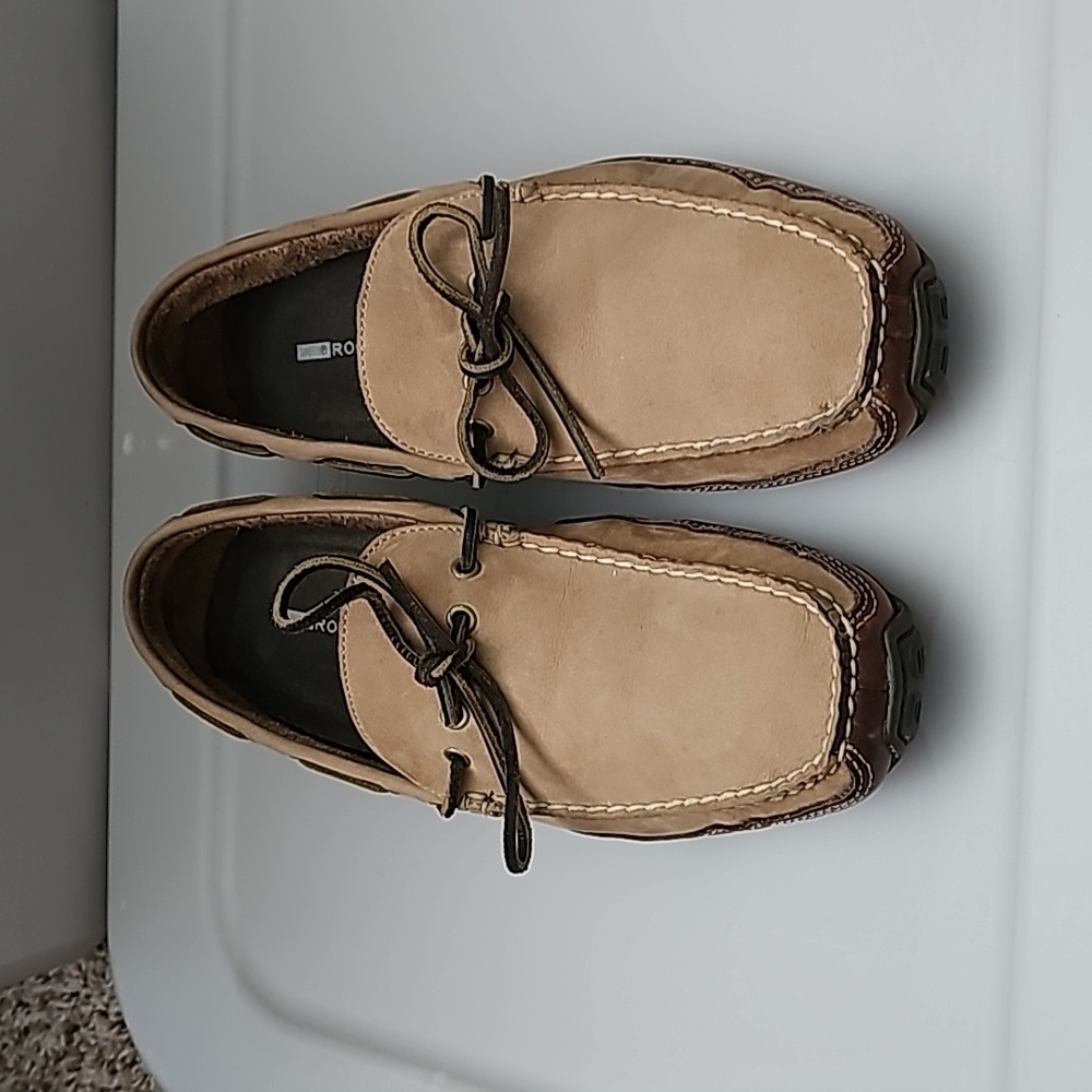 Shoe